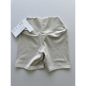 CSB FREEDOM SHORTS 5” Women’s Vanilla Medium NWT